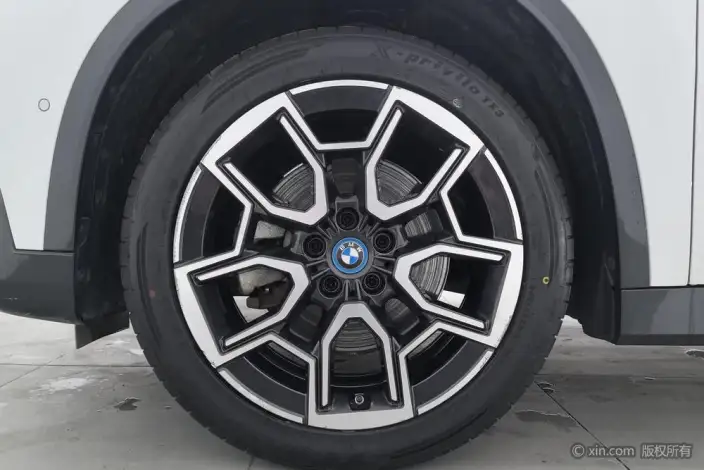 BMW iX 1 2023 Model xDrive30L X Design Set – фото 8