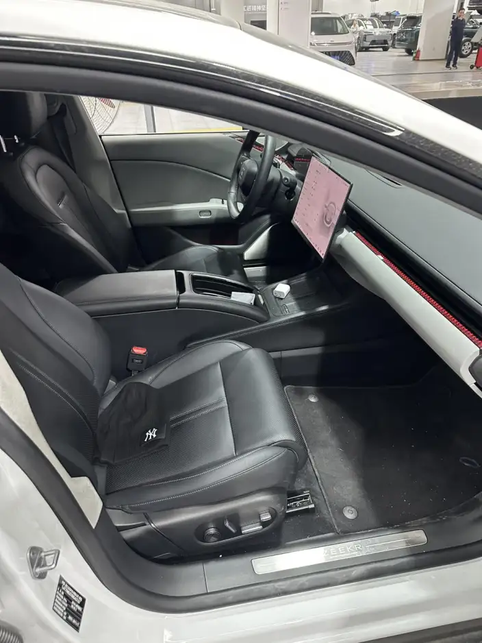 ZEEKR 007 2024 Model Rear Drive Edition 100kWh – фото 9
