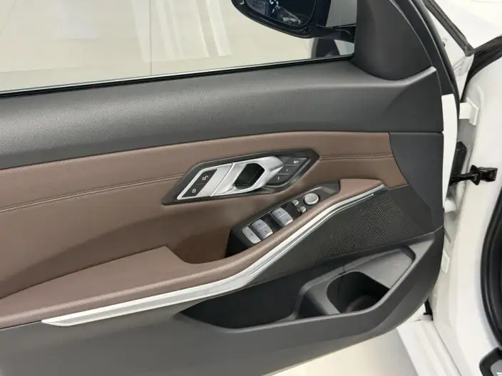 BMW 3 Series 2023 Model 325i M Sports Set – фото 8