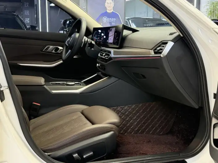 BMW 3 Series 2023 Model 325i M Sports Set – фото 9