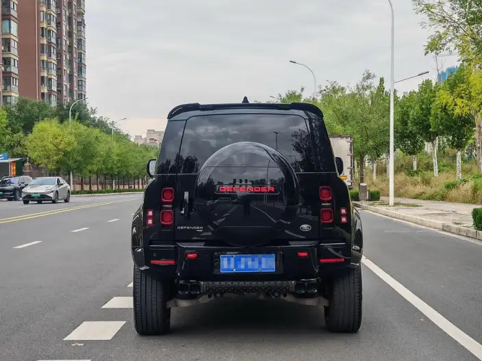 Land Rover Defender 2023 Model 110 3.0T P400 X-Dynamic HSE – фото 5