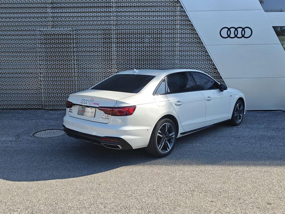Audi A4L 2022 40 TFSI Luxury Dynamic
