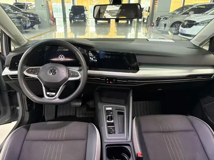 Volkswagen Golf 2021 Model 280TSI DSG Pro – фото 8