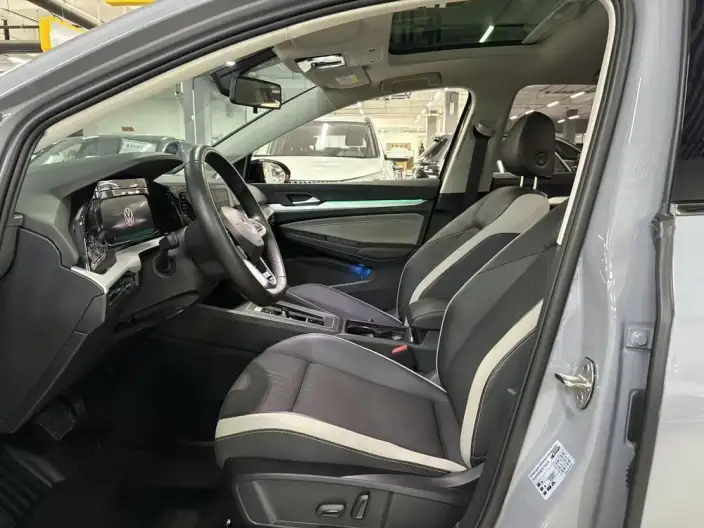 Volkswagen Golf 2021 Model 280TSI DSG Pro – фото 10