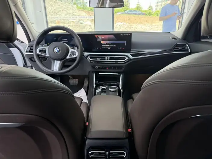 BMW 3 Series 2023 Model 320Li M Sports Set – фото 10