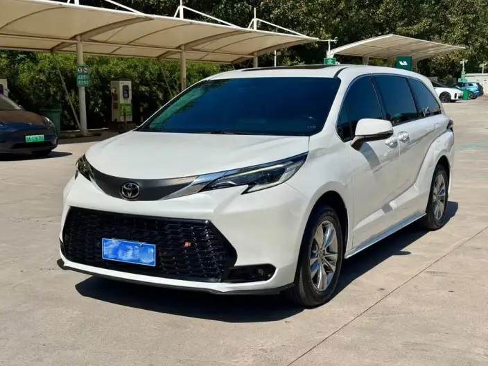 Toyota Sienna 2024 Model Hybrid 2.5L Comfort Edition – фото 1