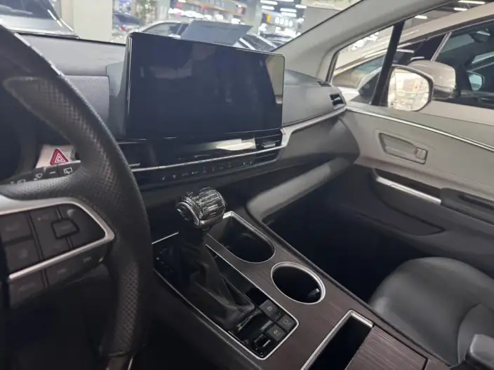 Toyota Sienna 2024 Model Hybrid 2.5L Comfort Edition – фото 8