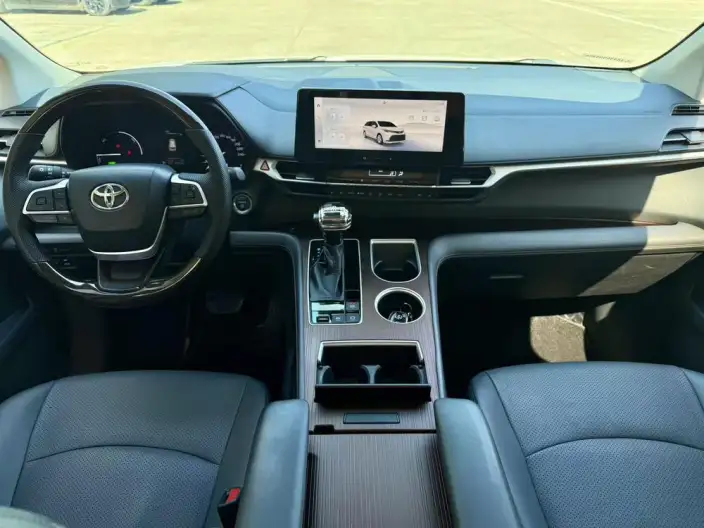Toyota Sienna 2024 Model Hybrid 2.5L Comfort Edition – фото 9