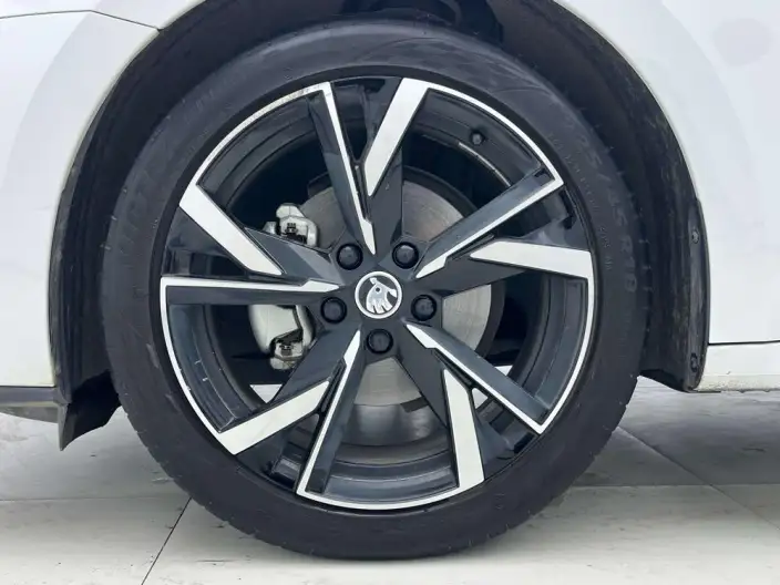 Skoda Octavia 2023 Model Facelift PRO TSI280 DSG Exclusive Edition – фото 9