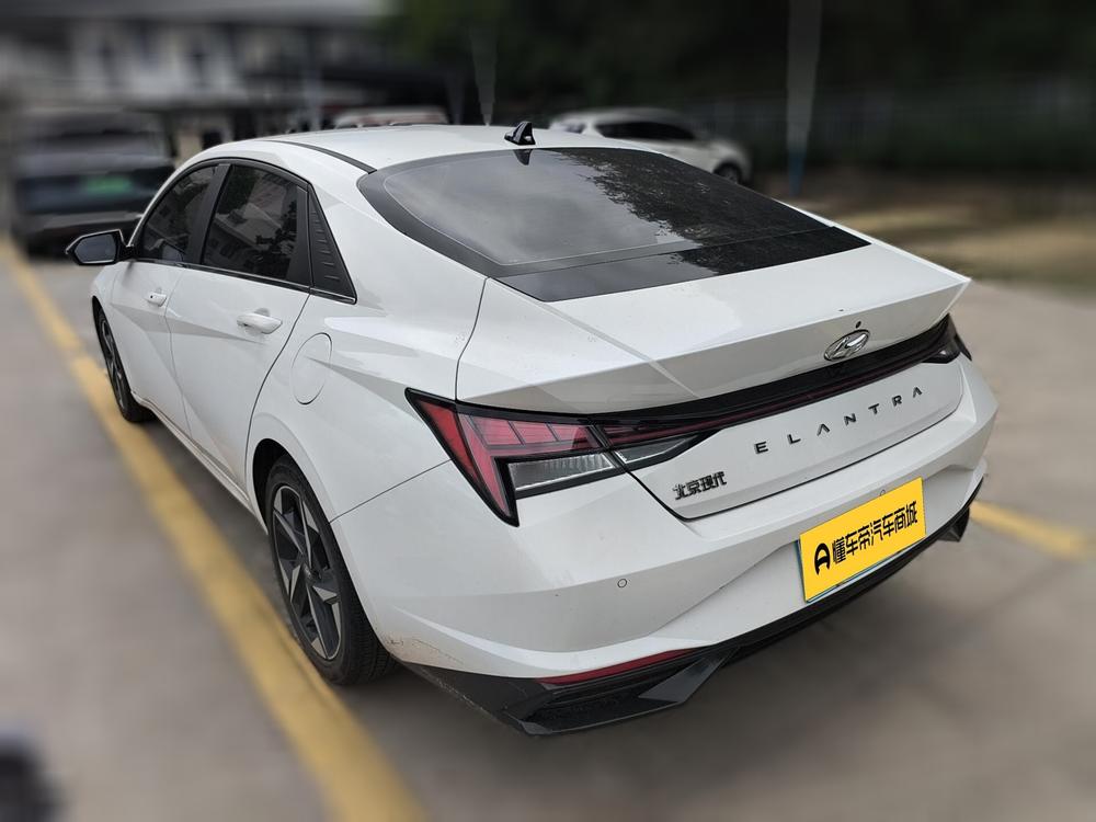 Hyundai Elantra 2021 1.5L CVT LUX Premium