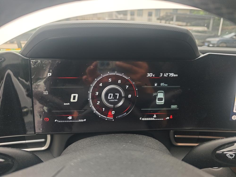 Hyundai Elantra 2021 1.5L CVT LUX Premium – фото 6