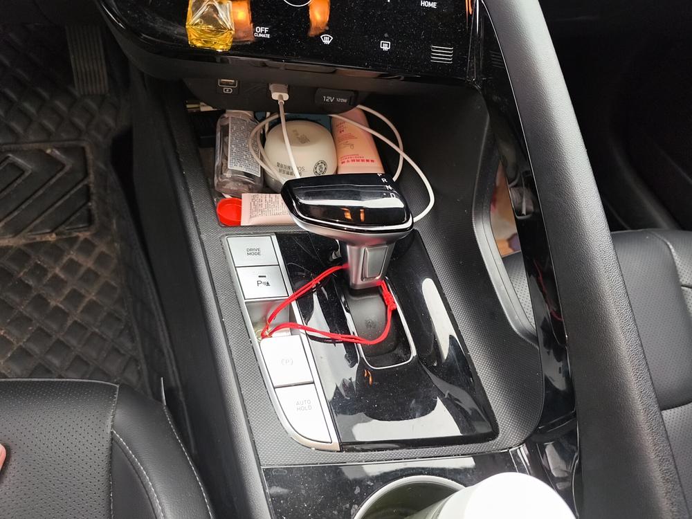Hyundai Elantra 2021 1.5L CVT LUX Premium – фото 9