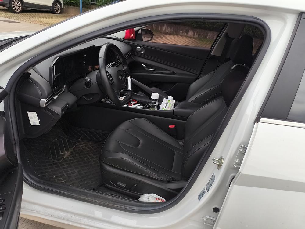 Hyundai Elantra 2021 1.5L CVT LUX Premium – фото 10