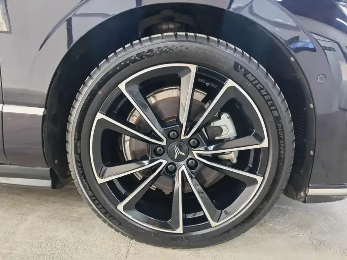 VOYAH Pursuit PHEV 2024 Model Ultra-long Endurance 4WD Ultimate Edition – фото 7