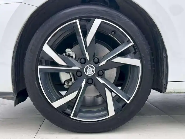 Skoda Octavia 2023 Model Facelift PRO TSI280 DSG Exclusive Edition – фото 8