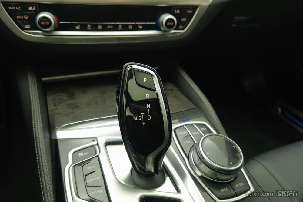 BMW 5 Series 2018 530Li Leading Luxury Package – фото 15