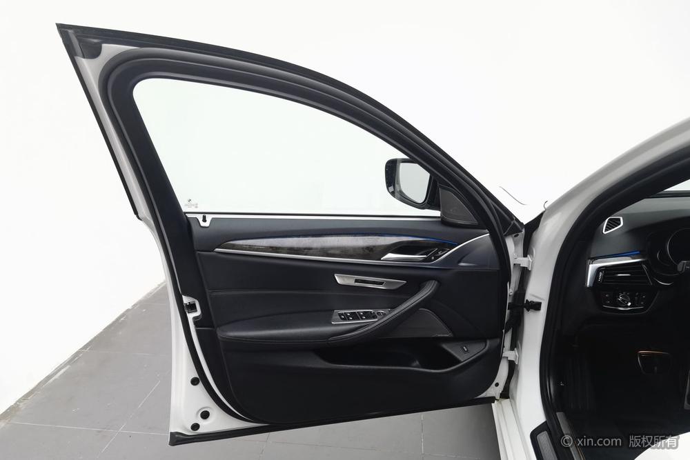 BMW 5 Series 2018 530Li Leading Luxury Package – фото 21