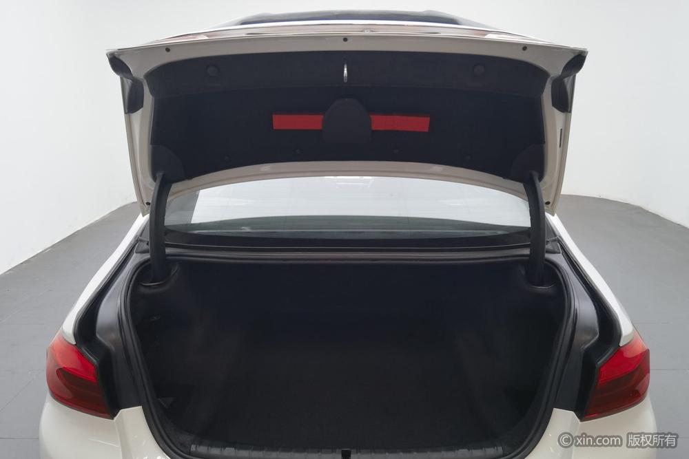 BMW 5 Series 2018 530Li Leading Luxury Package – фото 23