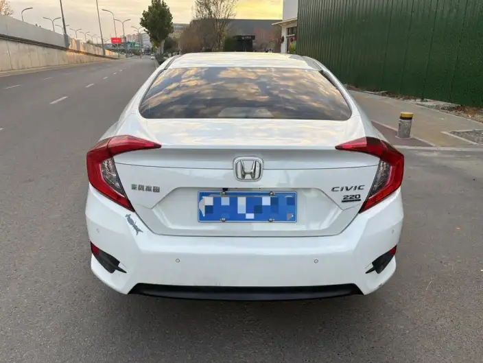 Honda Civic 2019 Model 220TURBO Manual Power Control Edition China VI – фото 5