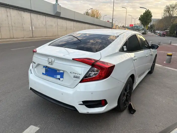 Honda Civic 2019 Model 220TURBO Manual Power Control Edition China VI – фото 6