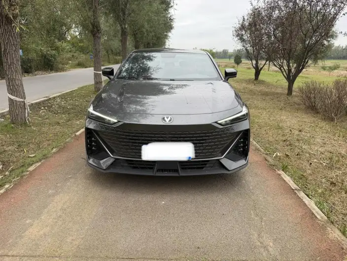 Changan UNI-V 2023 Model 1.5T Noble Model