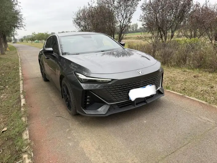 Changan UNI-V 2023 Model 1.5T Noble Model
