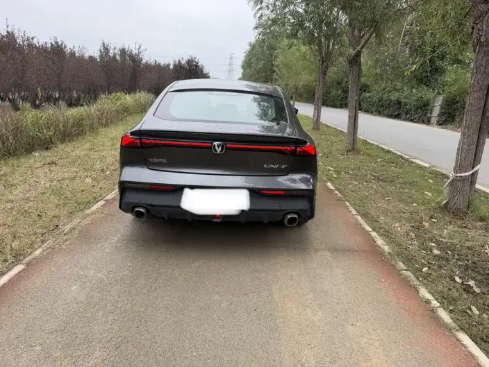 Changan UNI-V 2023 Model 1.5T Noble Model – фото 5