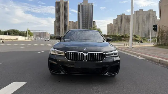 BMW 5 Series 2022 Model Facelift II 525Li M Sports Set – фото 2