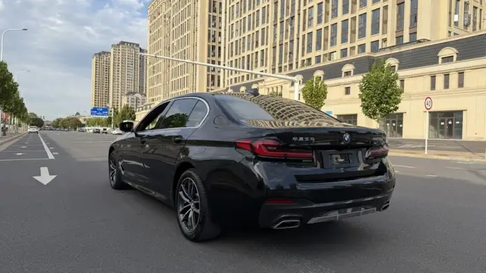 BMW 5 Series 2022 Model Facelift II 525Li M Sports Set – фото 4