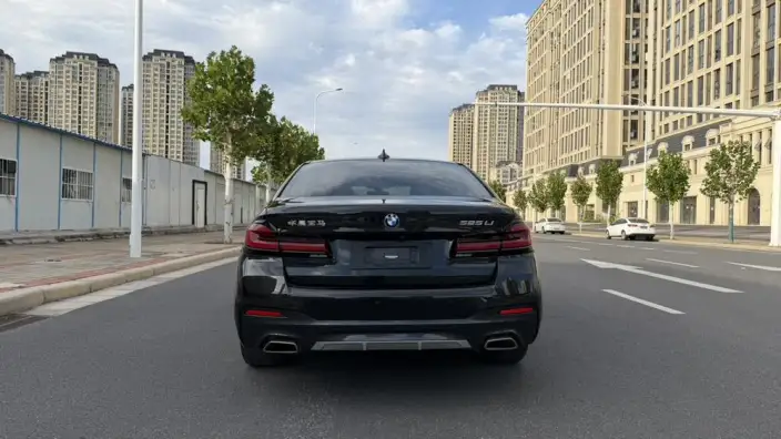 BMW 5 Series 2022 Model Facelift II 525Li M Sports Set – фото 5