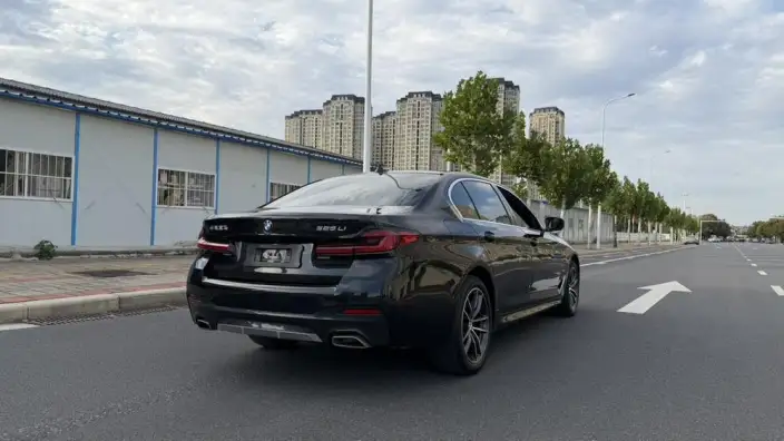 BMW 5 Series 2022 Model Facelift II 525Li M Sports Set – фото 6