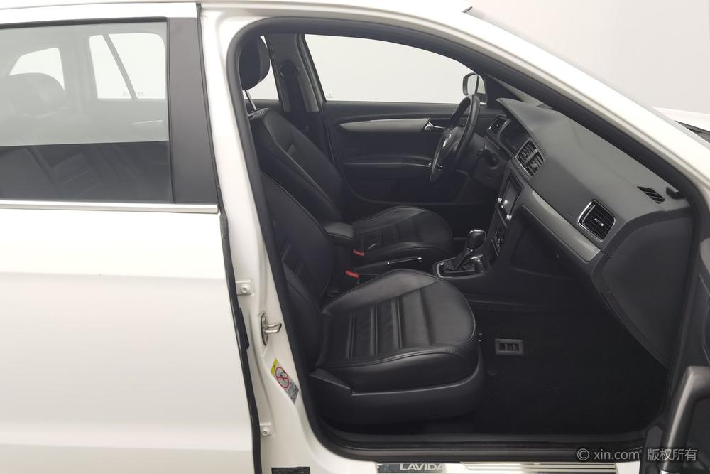 Volkswagen Lavida Plus 2013 модификация 1.6L Automatic Luxury – фото 19