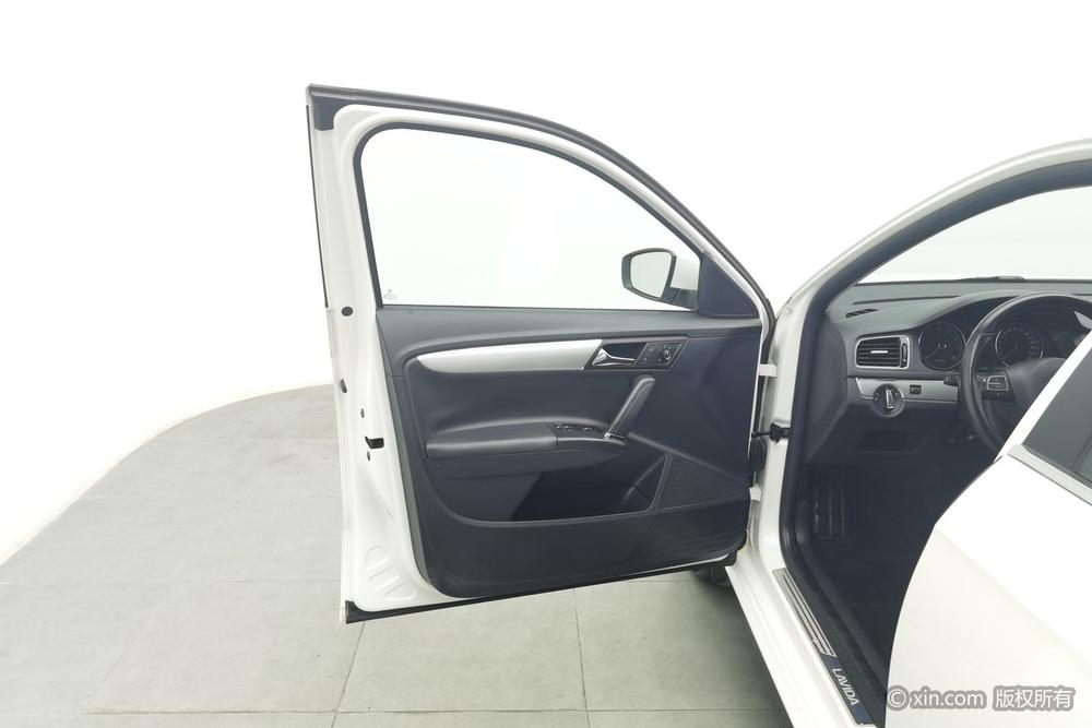 Volkswagen Lavida Plus 2013 модификация 1.6L Automatic Luxury – фото 22