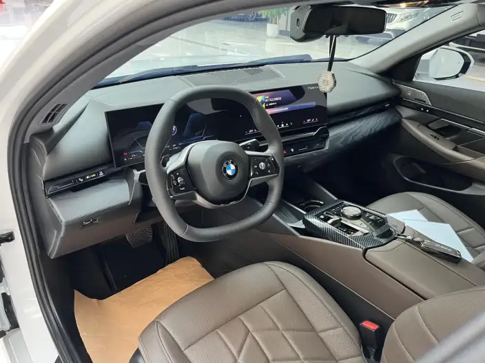 BMW 5 Series 2024 Model 530Li Leading Model Luxury Set – фото 8