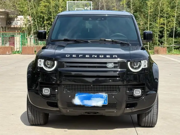 Land Rover Defender 2025 Model 110 3.0T P400 SE X-Dynamic