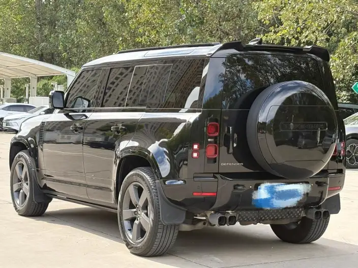 Land Rover Defender 2025 Model 110 3.0T P400 SE X-Dynamic – фото 5