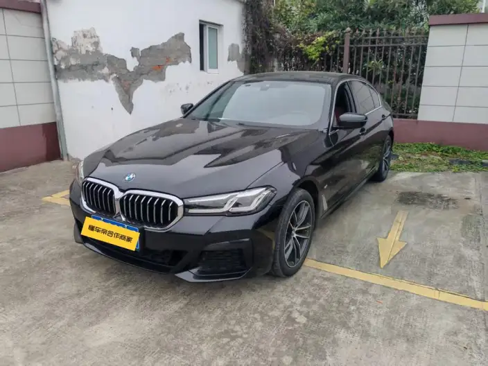BMW 5 Series 2022 Model Facelift 525Li M Sports Set – фото 1