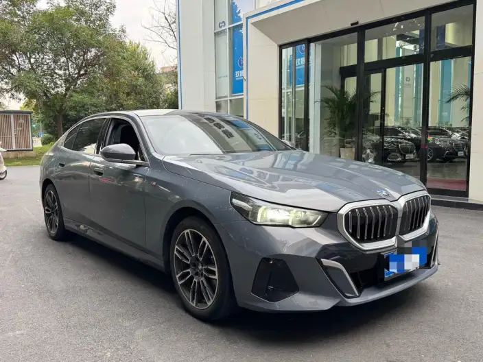 BMW 5 Series 2024 Model 525Li M Sports Set – фото 2