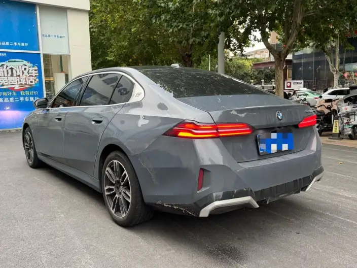BMW 5 Series 2024 Model 525Li M Sports Set – фото 3