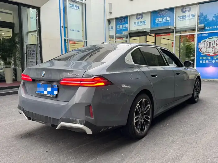 BMW 5 Series 2024 Model 525Li M Sports Set – фото 4