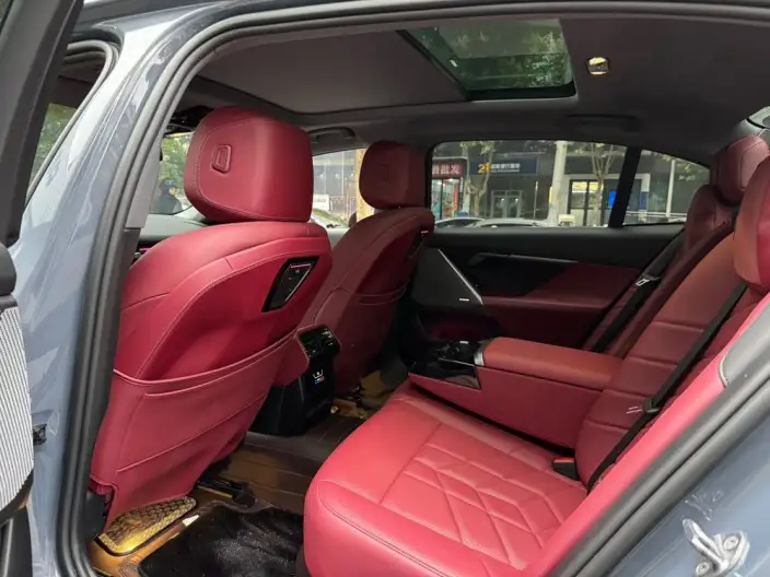 BMW 5 Series 2024 Model 525Li M Sports Set – фото 9