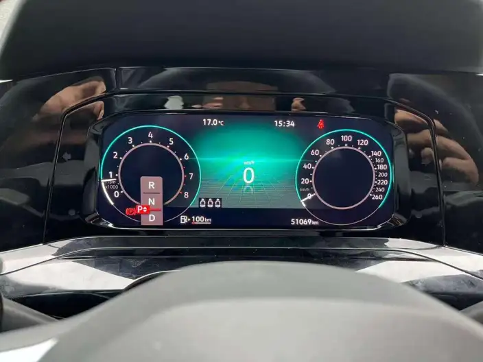 Volkswagen Golf 2021 Model 280TSI DSG R-Line – фото 7