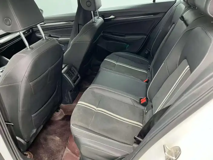 Volkswagen Golf 2021 Model 280TSI DSG R-Line – фото 10
