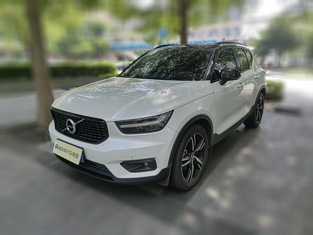 Volvo XC40 Модель 2020 года T5 4WD Smart Elegance Sports Edition