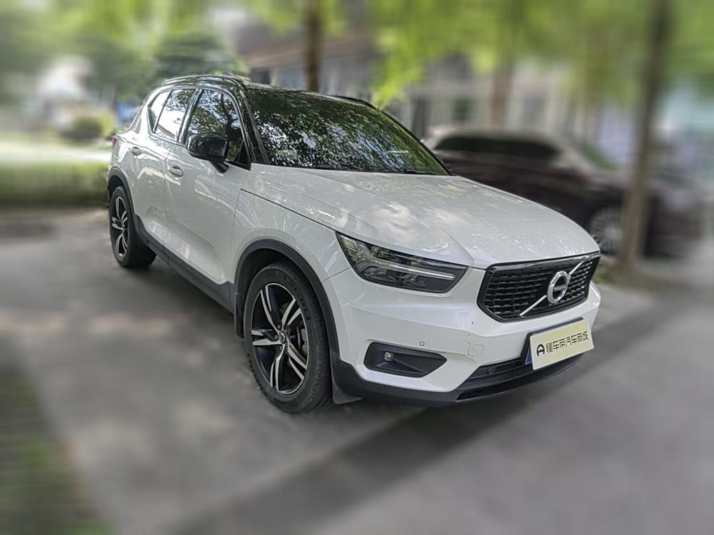 Volvo XC40 Модель 2020 года T5 4WD Smart Elegance Sports Edition
