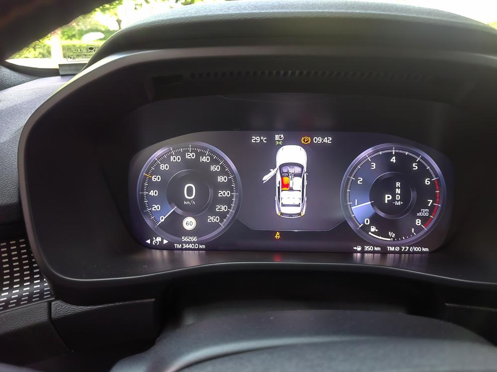 Volvo XC40 Модель 2020 года T5 4WD Smart Elegance Sports Edition – фото 6