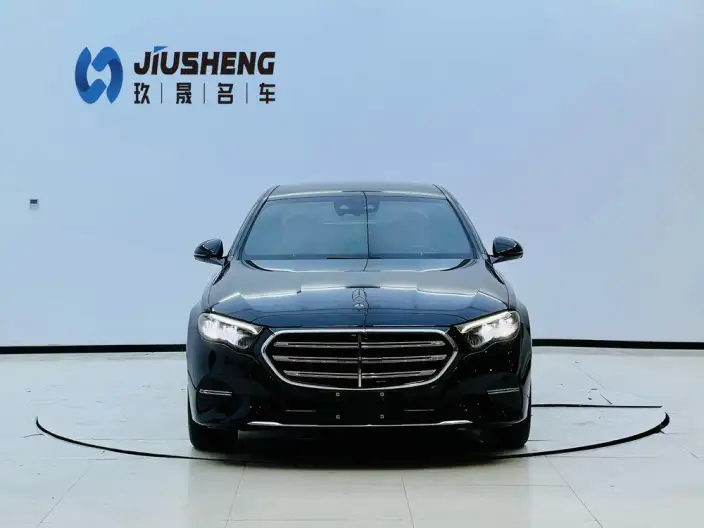 Mercedes-Benz E-Class 2024 Model E 300 L Luxury Model sedan – фото 2