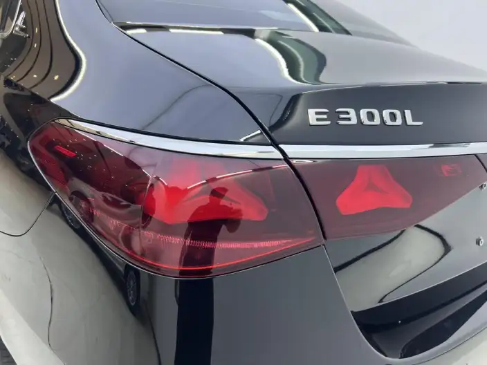 Mercedes-Benz E-Class 2024 Model E 300 L Luxury Model sedan – фото 8