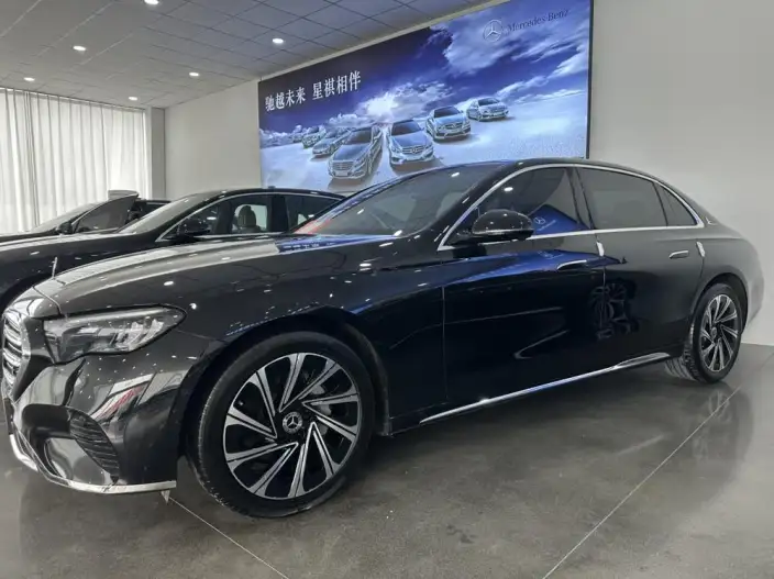 Mercedes-Benz E-Class 2024 Model E 300 L Luxury Model sedan – фото 4