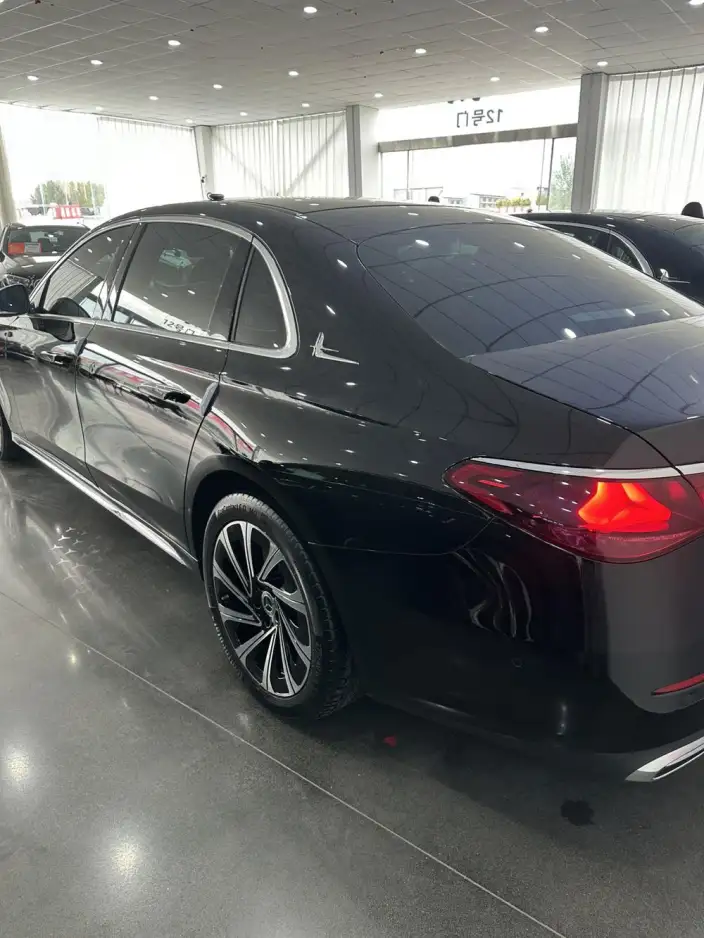 Mercedes-Benz E-Class 2024 Model E 300 L Luxury Model sedan – фото 6